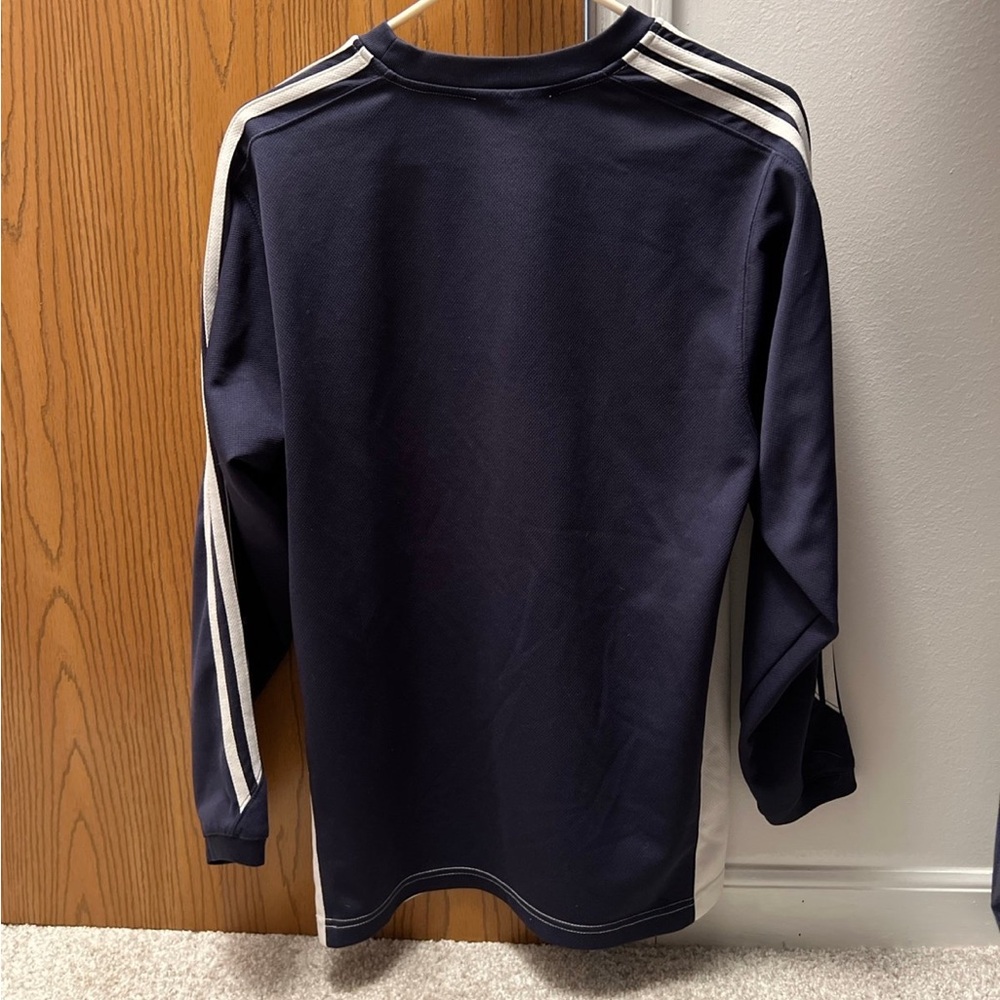 Adidas Notre Dame Irish Graphic Light Crewneck in White and Navy - Picture 3 of 3